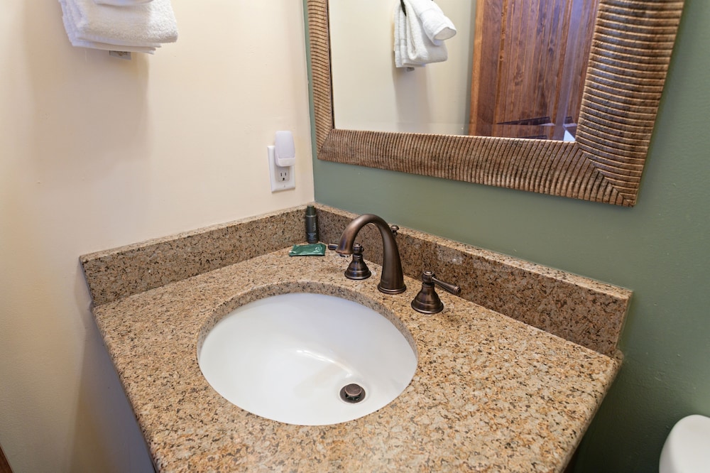 Ridgepoint - Three Bedroom with Spa #128 3 Condo