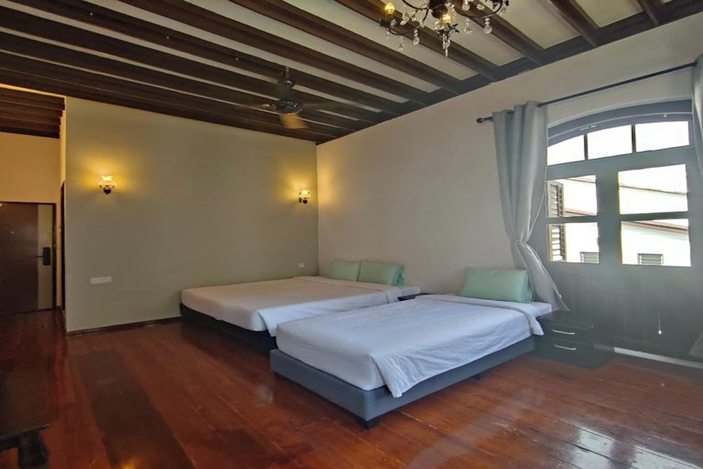 Carnarvon Heritage Lodge