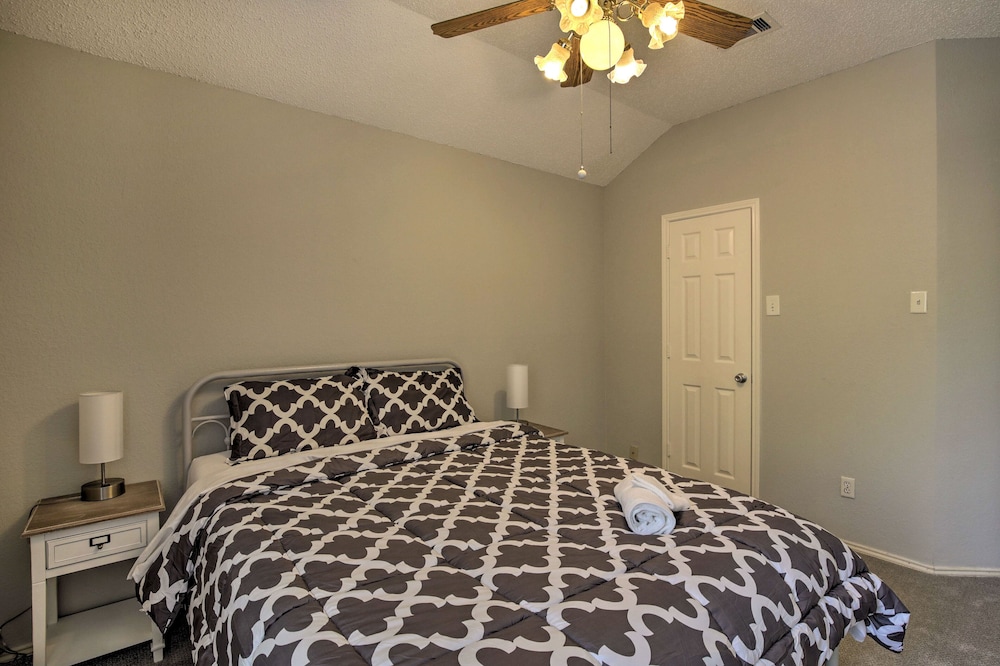 Convenient Allen Retreat, 2 Mi to Downtown! view 4