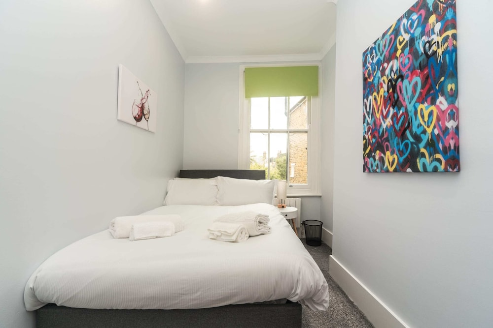 Clapham Art Apartment