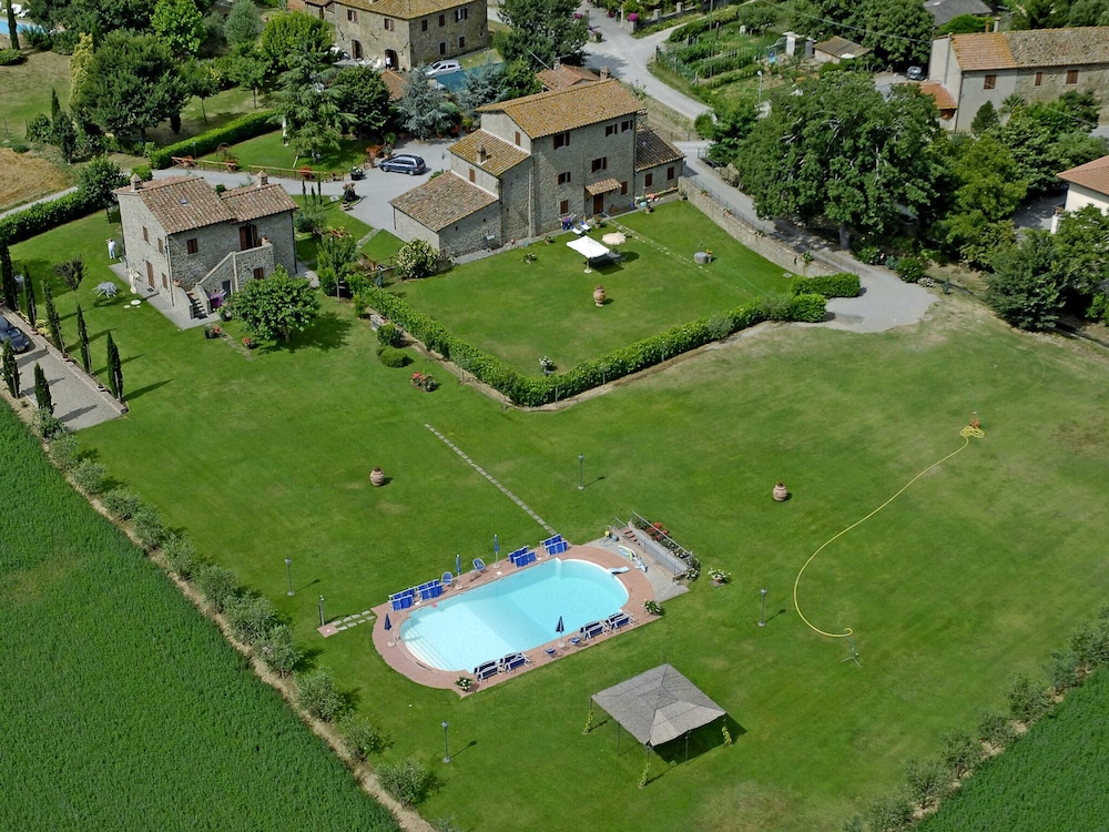 Cortona Vacations - Agriturismo Near Cortona With Swimming Pool - Property Image 24