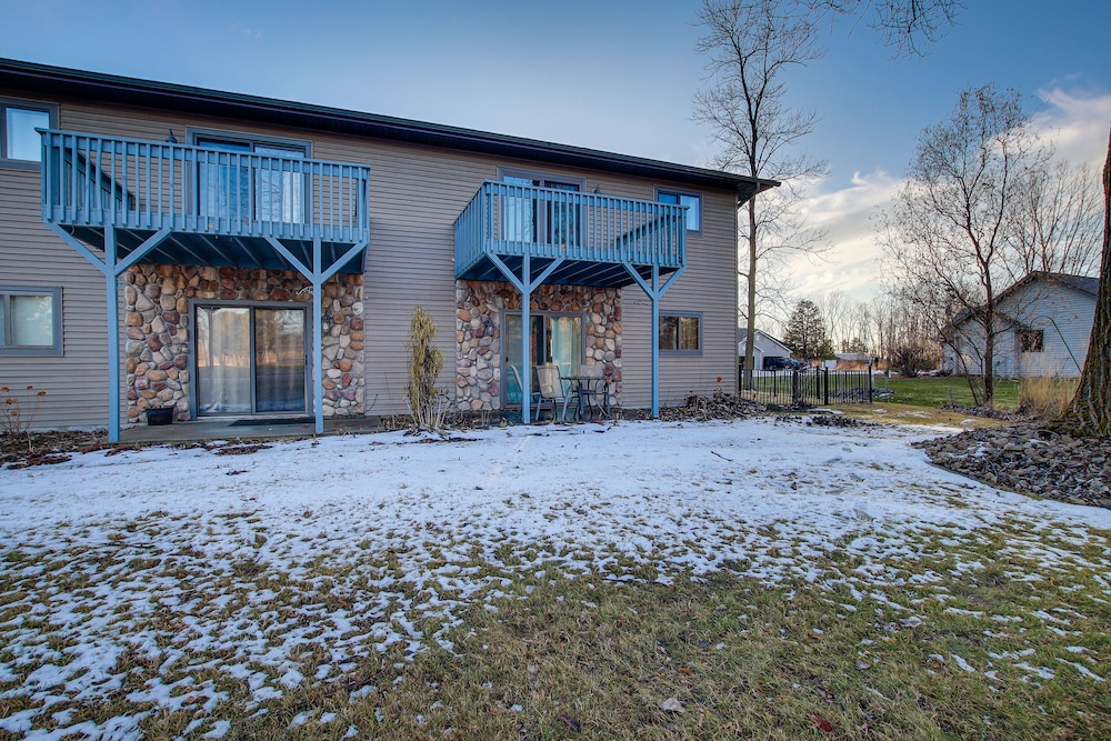 Cecil Vacation Rental: Walk to Shawano Lake! view 4