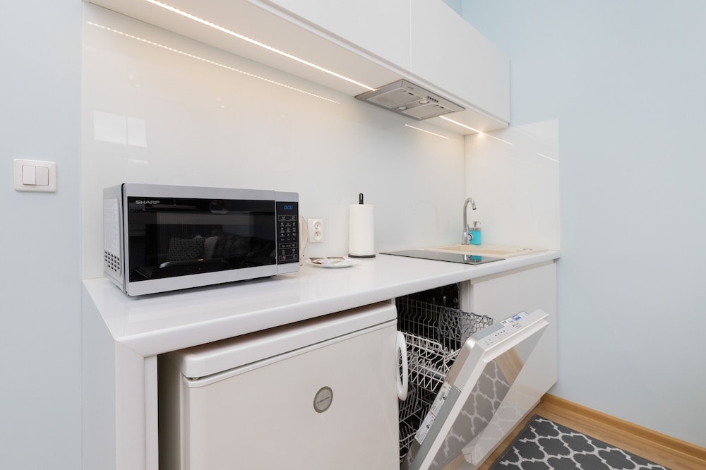 Świętojańska Studio Gdynia by Renters view 5