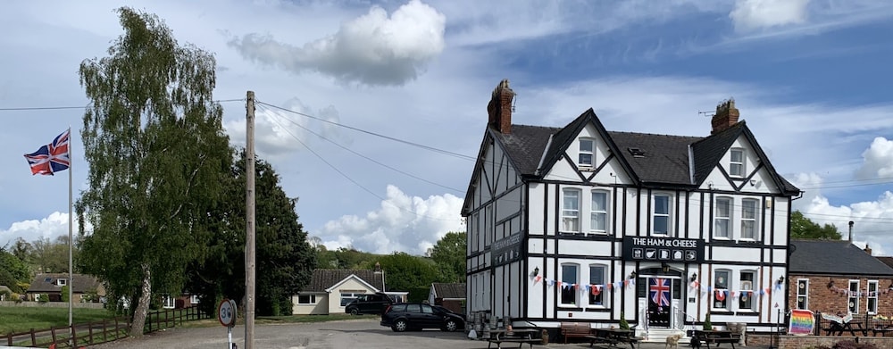 Malton Vacations - Ham And Cheese - Property Image 5