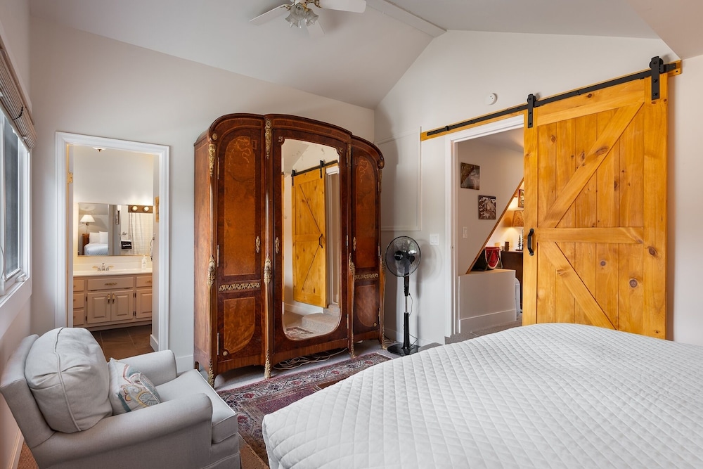 The River House 3 Bedroom Cabin