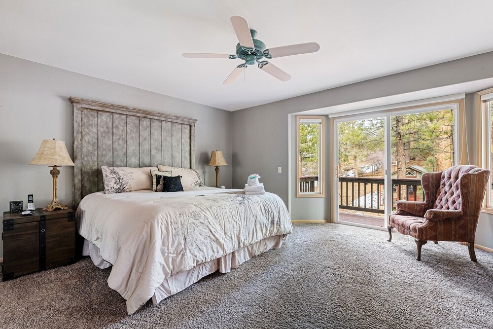 52 - Stony Creek Chalet 3 Bedroom Home by RedAwning view 5