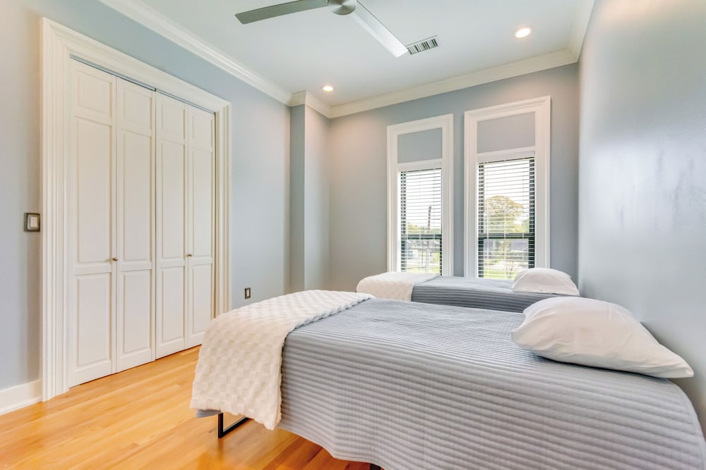 2 Mi to Little Rock River Market: Walkable Getaway