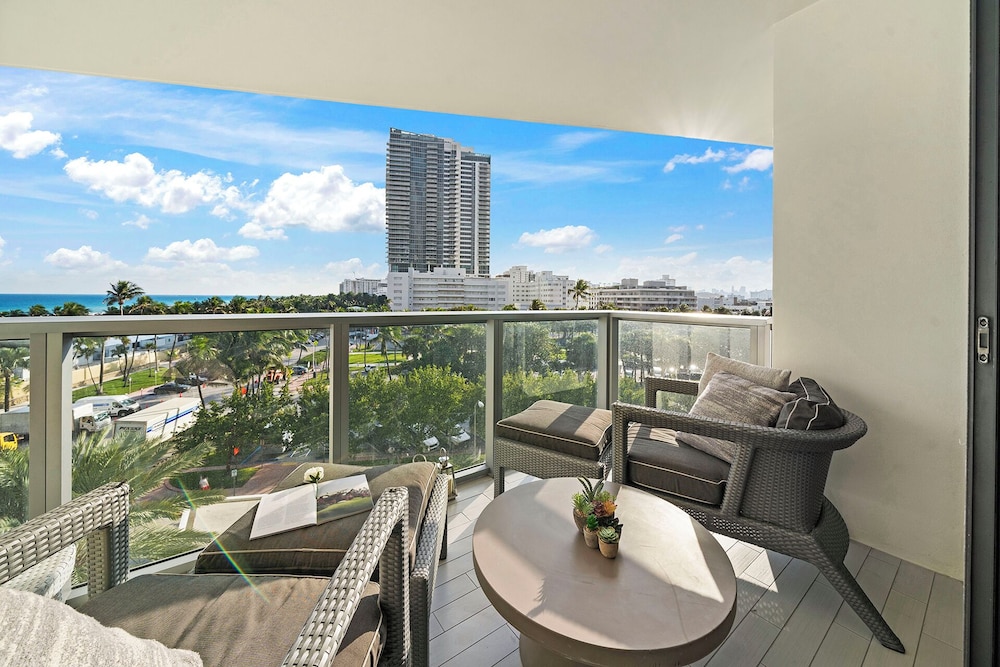 Luxury Vacation Rentals in South Beach by LRMB