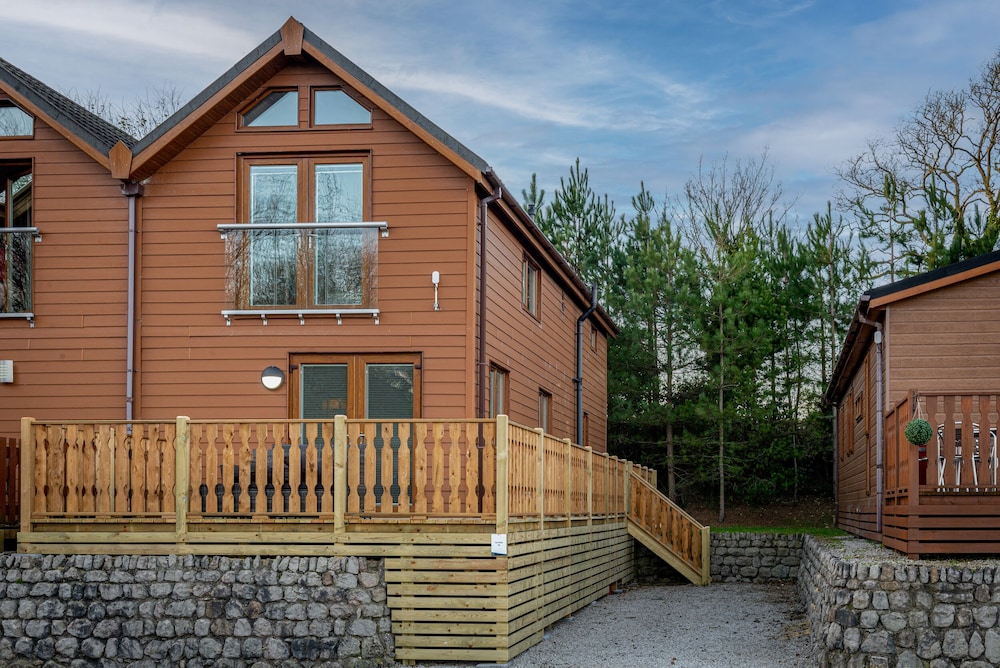 Lakeland Lodge
