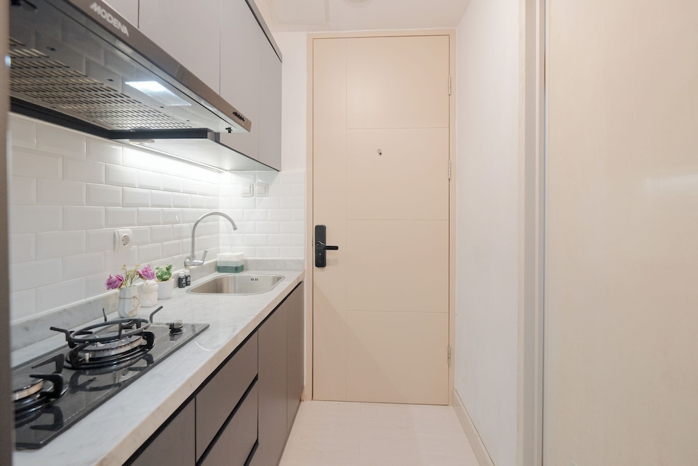 Comfort And Compact Studio At Apartment Tokyo Riverside Pik 2