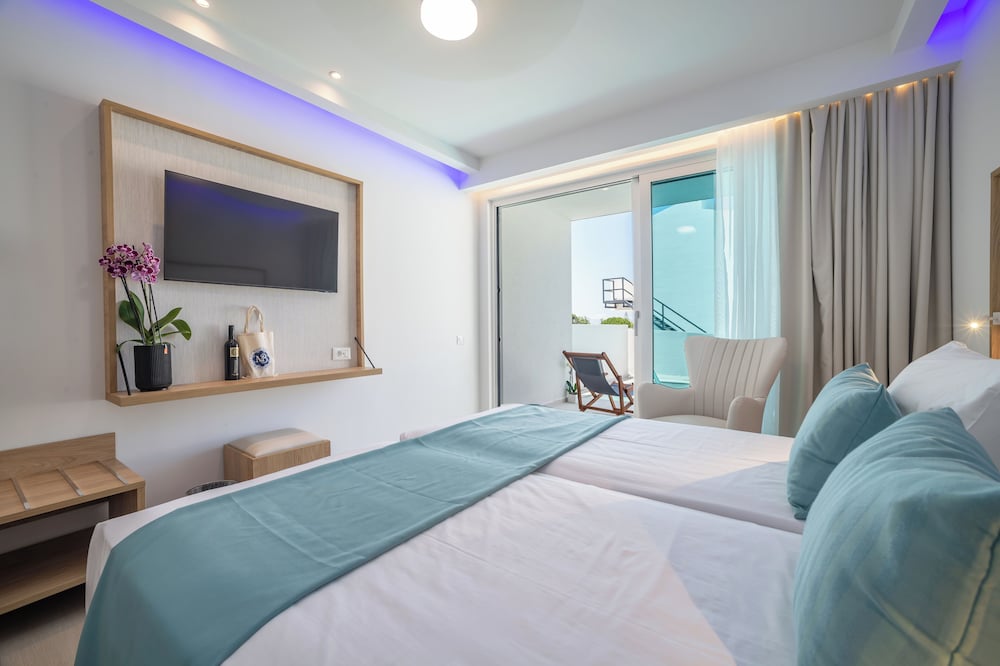 Mirage Bleu Hotel 10