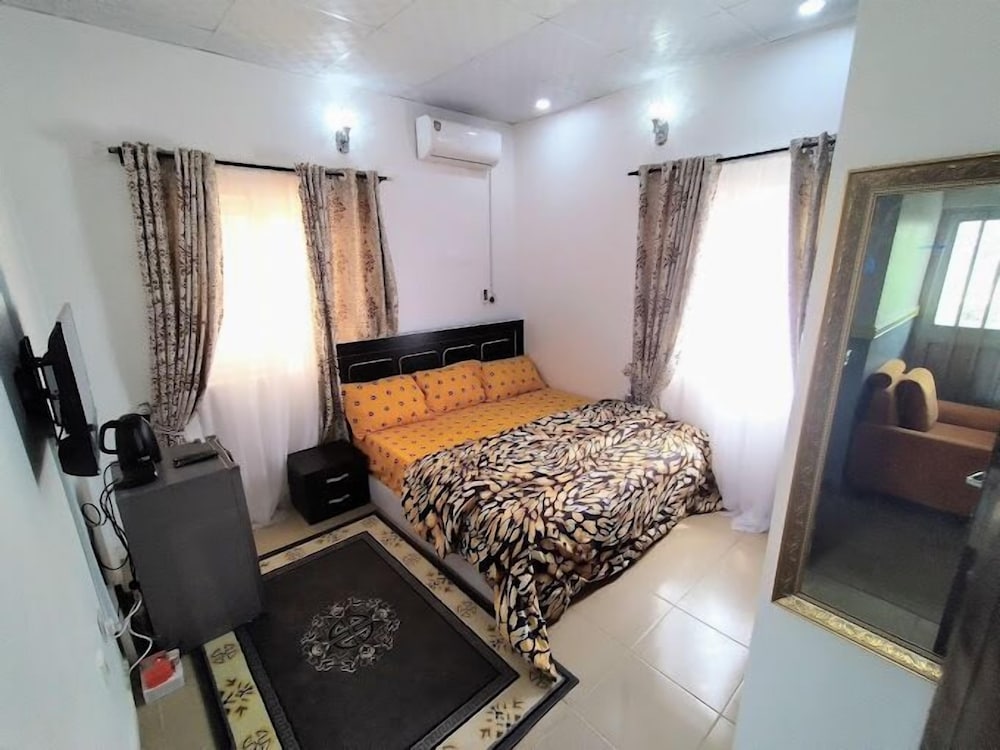 GHS APARTMENT LTD