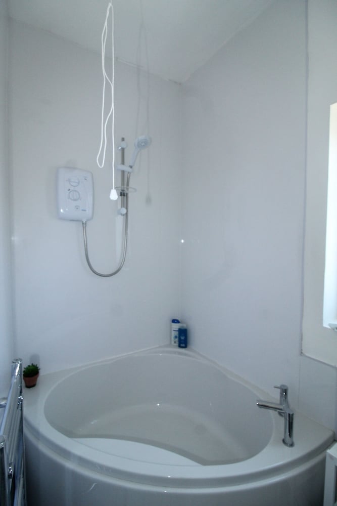 Rotherham Vacations - High Street House - Property Image 4