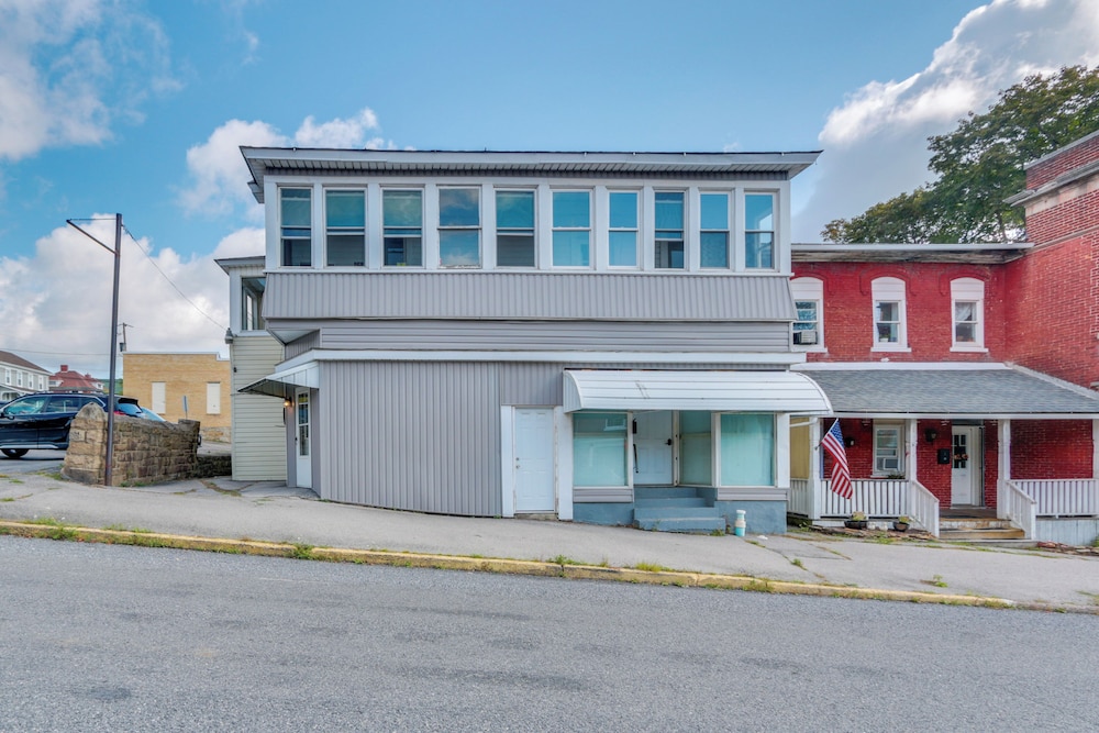 14 Mi to Black Moshannon! Pet-friendly Apartment