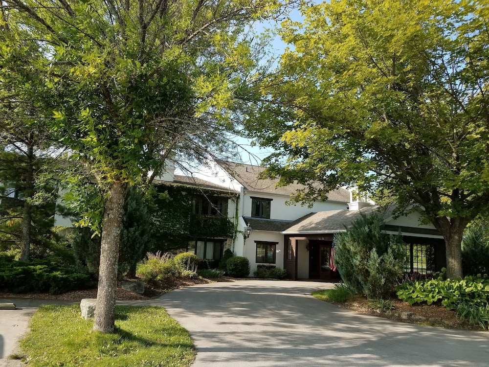 Settlement Courtyard Inn & Lavender Spa