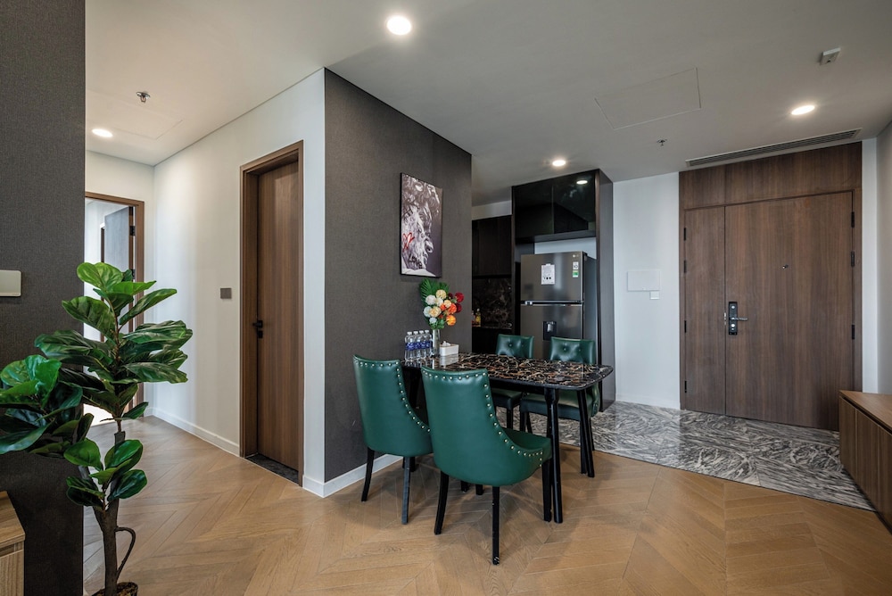 Sunny Lumiere Riverside Luxury Residence