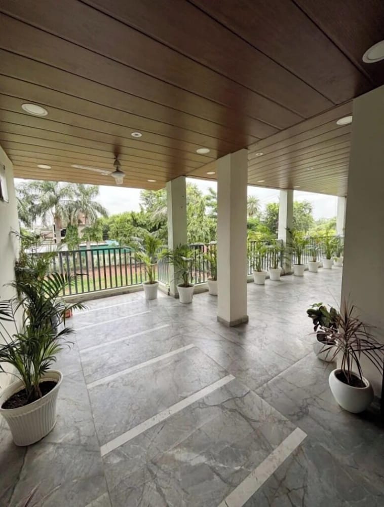 Hotel Dhana Lakshmi Bliss