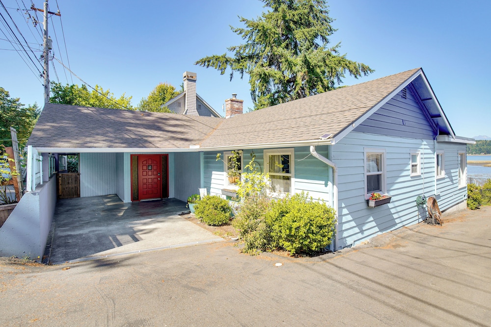 Across Water From Belfair SP: Hood Canal Cottage!