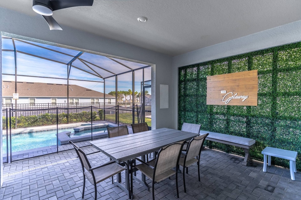 3285 Windsor Island