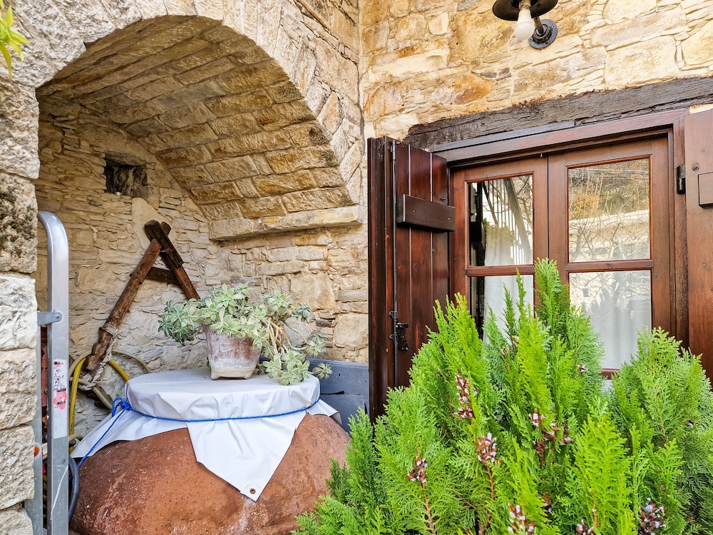 Sanders Village - Lovely Studio w/ Garden View