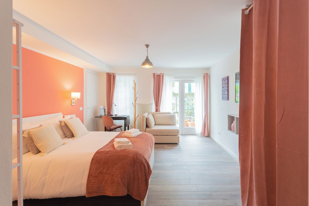 Enchanted Como Lake - Tremezzo Apartments by Rent all Como