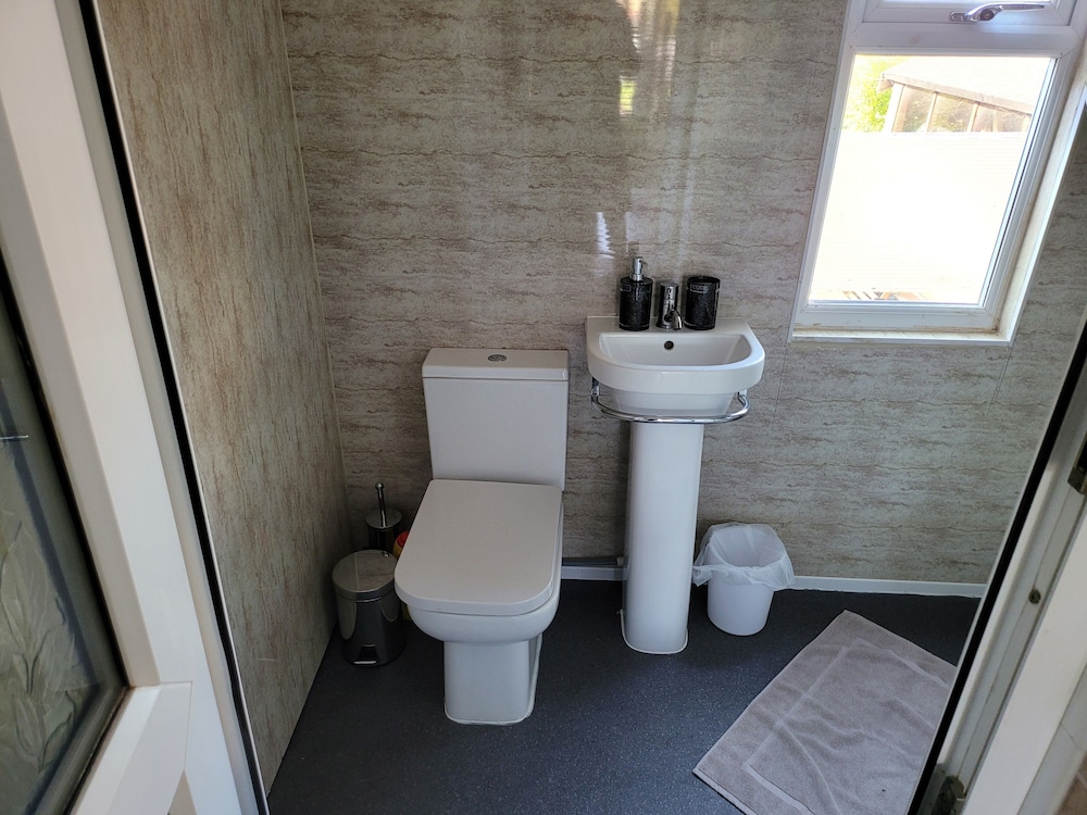 Bright & Homely Apartment, photo 11