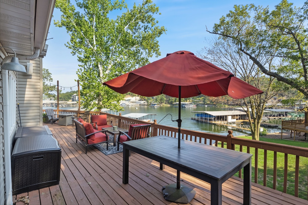 Lakefront Oasis With Skylights & Covered Boat Slip For Extra Adventure