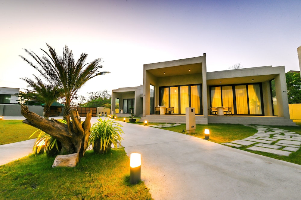 TANA Beach Villas view 2