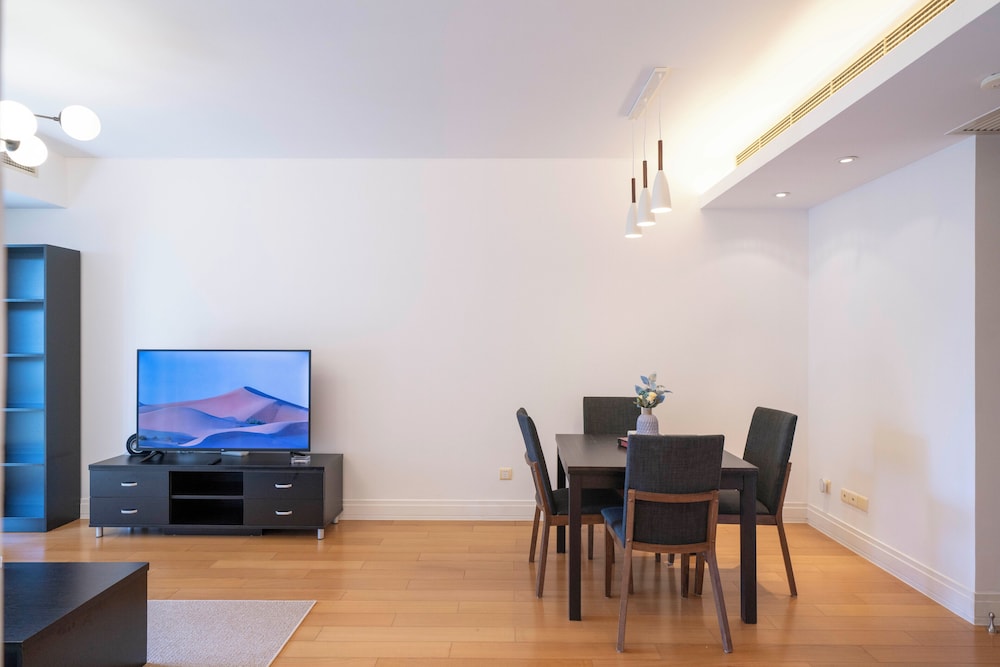 Tyms Family 1BR 1BA Apt Xujiahui
