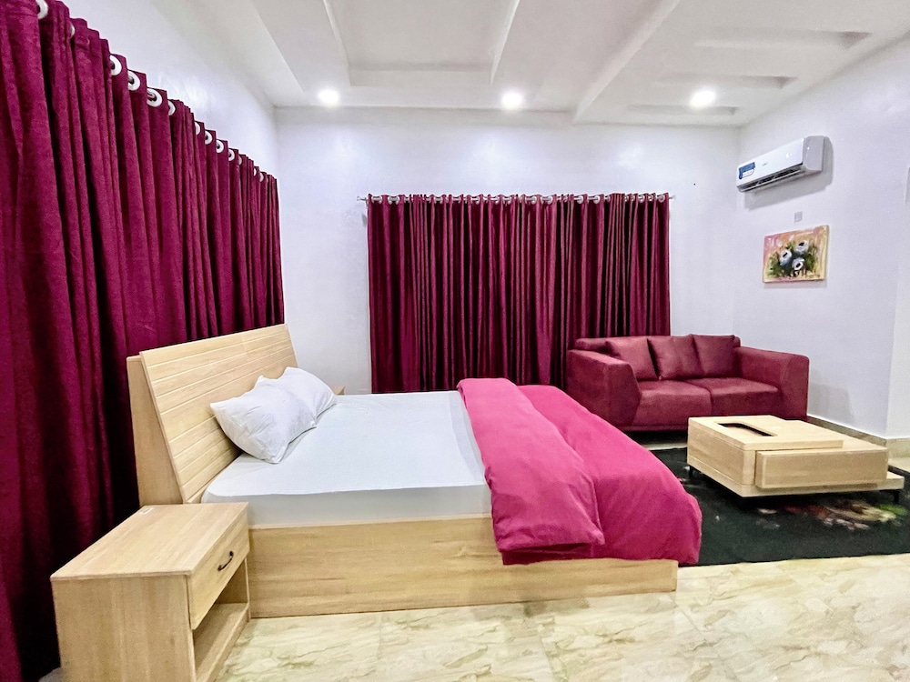 FURNISHED APARTMENTS
