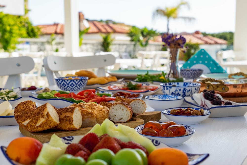 Cemal Alaçatı Butik Otel - Image 6