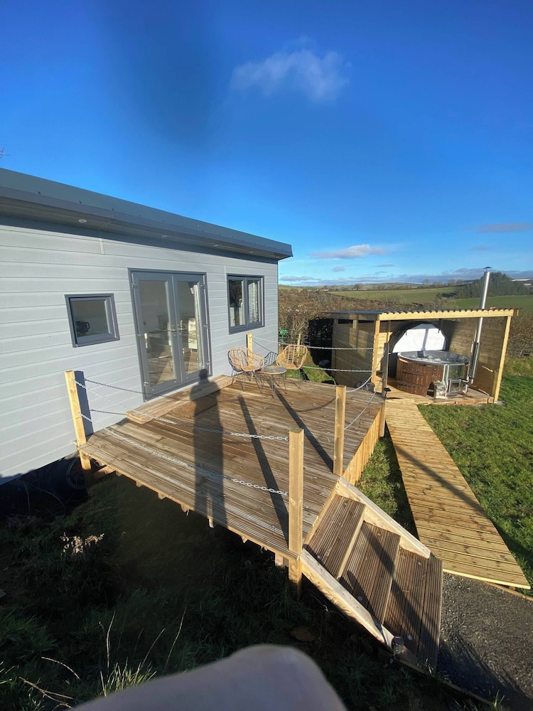 Hill View Cabin-private hot Tub-valley Views