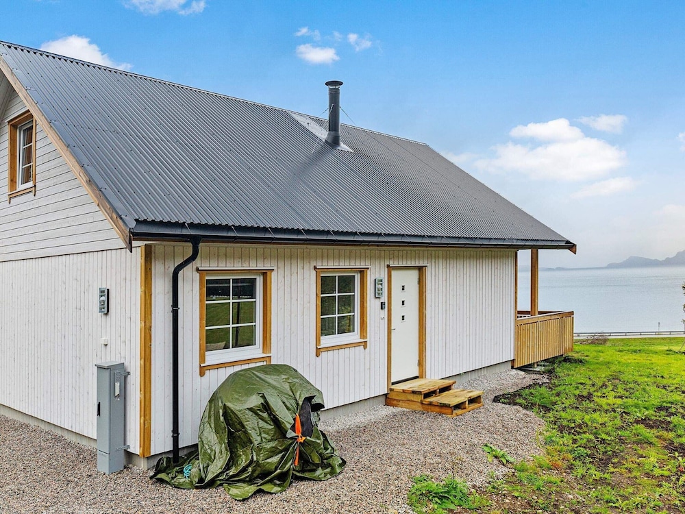 6 Person Holiday Home in Bindalseidet view 4