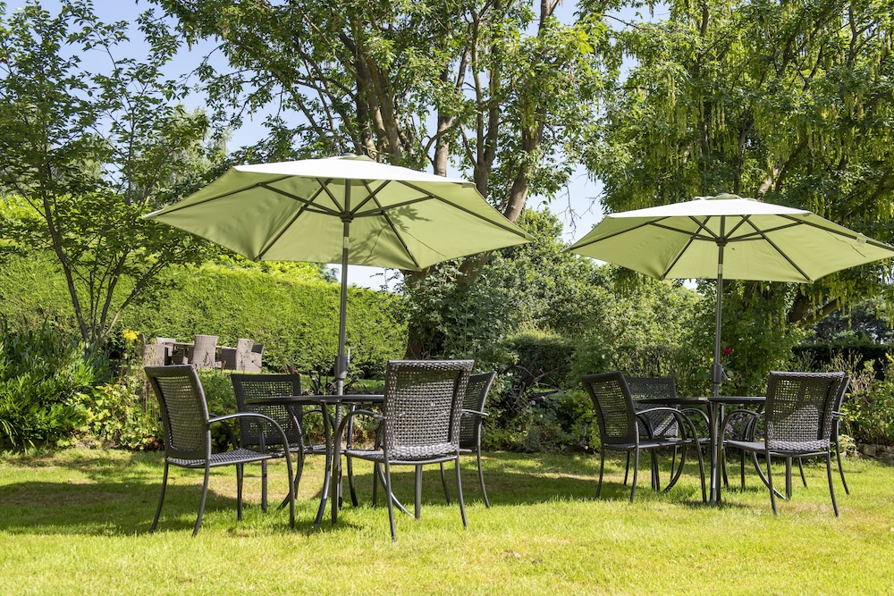 Bridleways Guest House & Holiday Homes