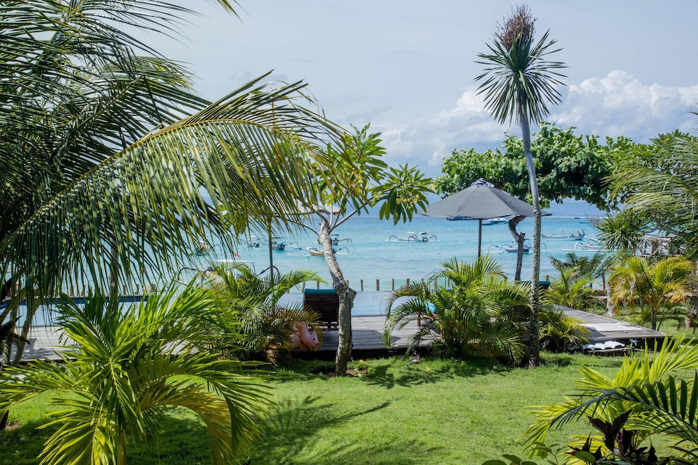 D'Muncuk Huts Lembongan view 2