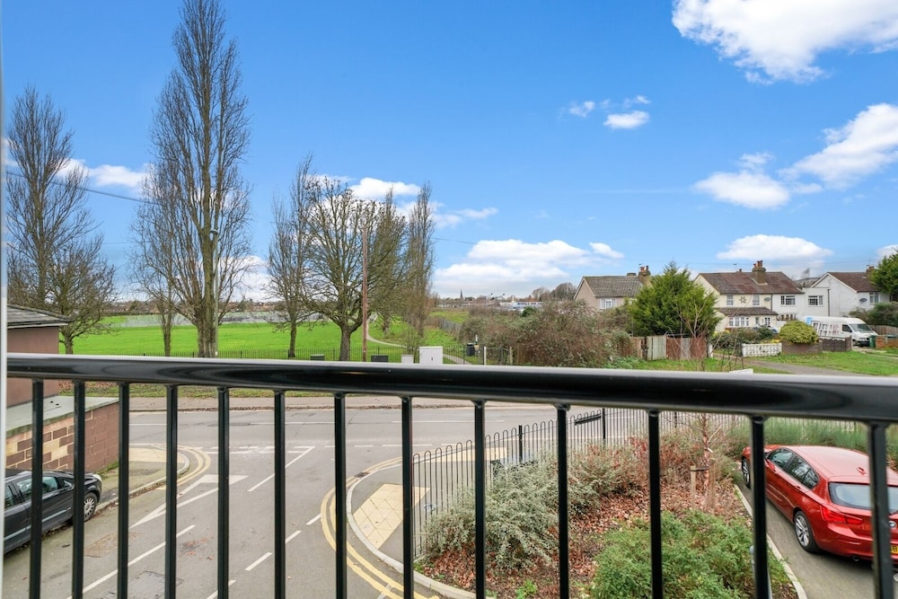 Heathrow Living Serviced Apartments by Ferndale