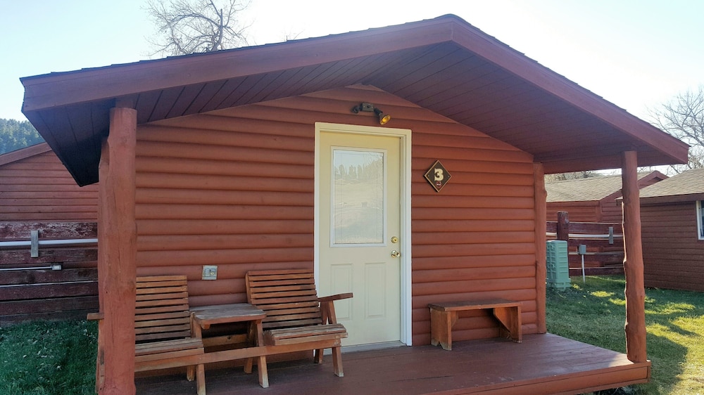 No Name City Luxury Cabins & RV