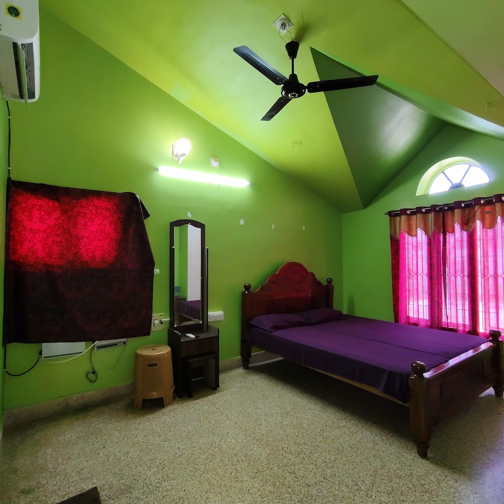 Square & Dormitory Stays
