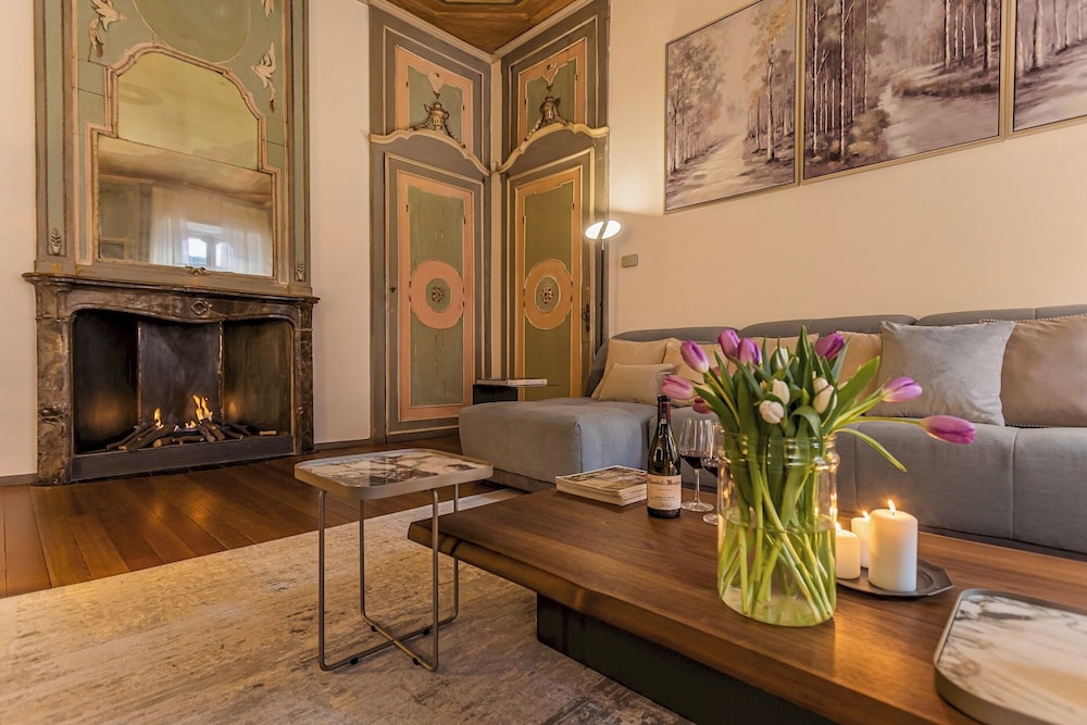 Rovelli 41 by Rent all Como