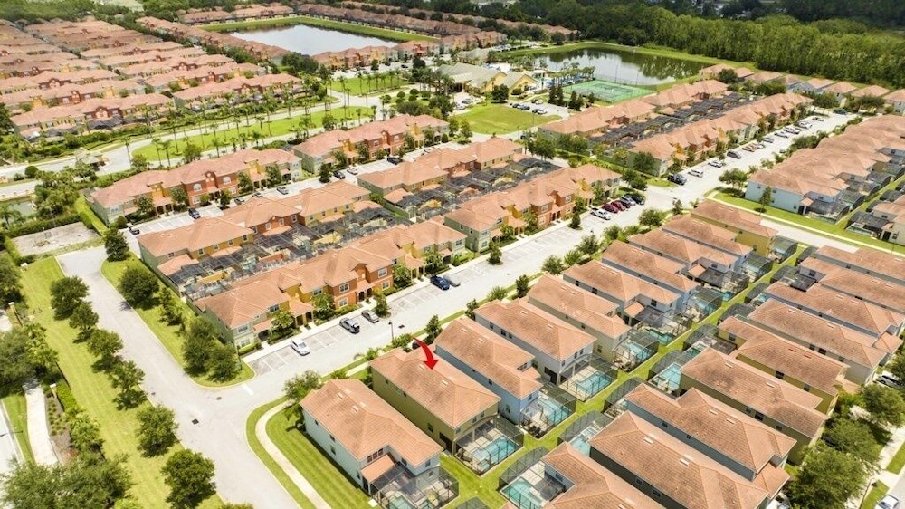 Family Pool Home Near Disney!! Modern Decor, Bbq ,resort W/ Tons Of Amenities! 6 Bedroom Home