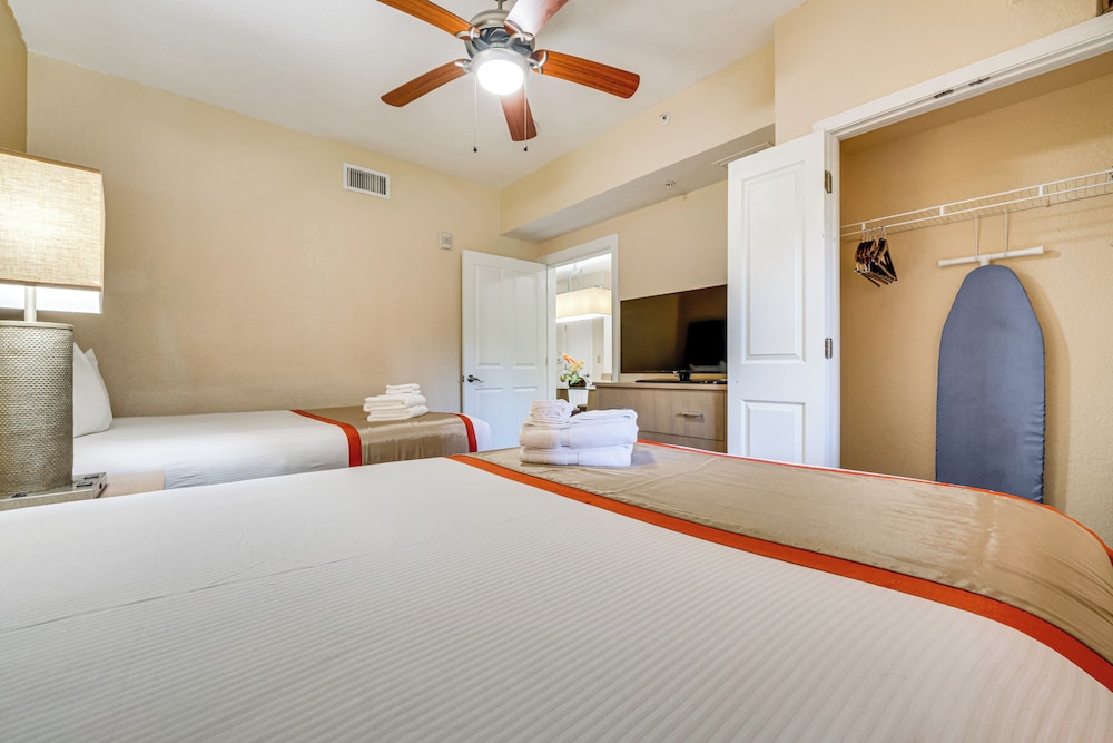 Floridays Resort Condo 11 Mi to Walt Disney World!