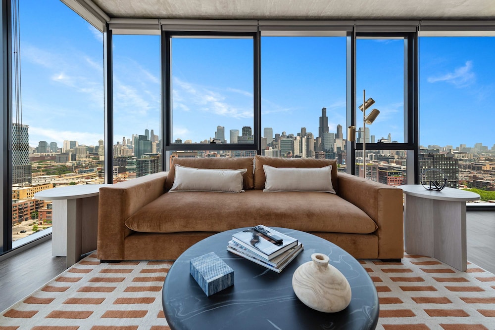 Cloud9 4apt in Building Fultonmkt The Cubist