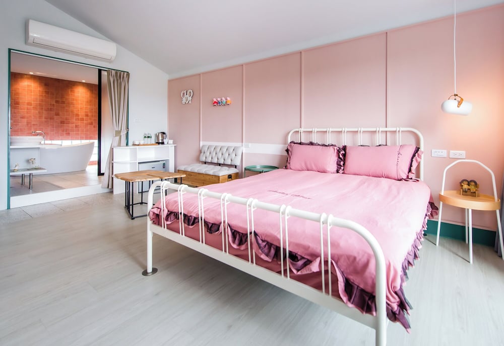 Happiness Pink B&B