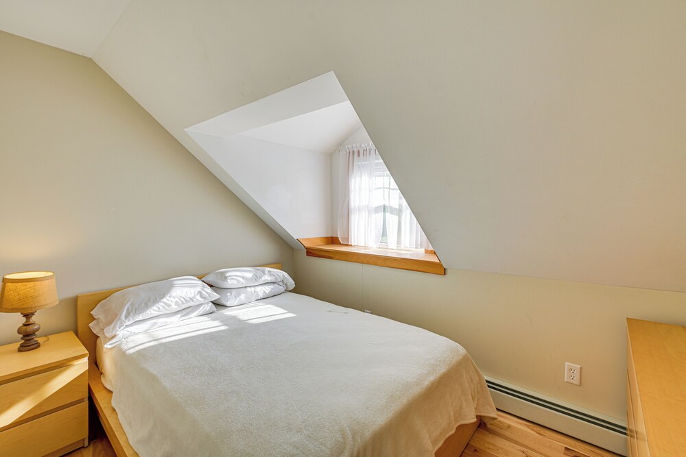 1 Mi to Acadia National Park: Spacious Retreat!