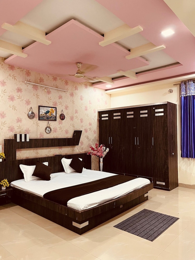Gokul hotel