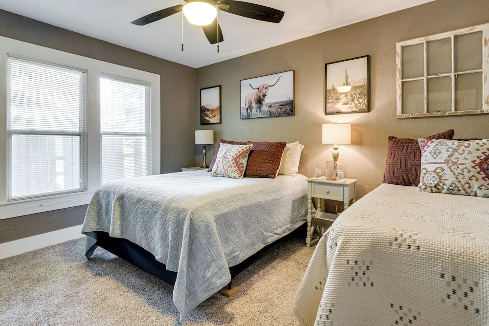 Hot Tub + Outdoor Kitchen: Stylish Home in Bryan