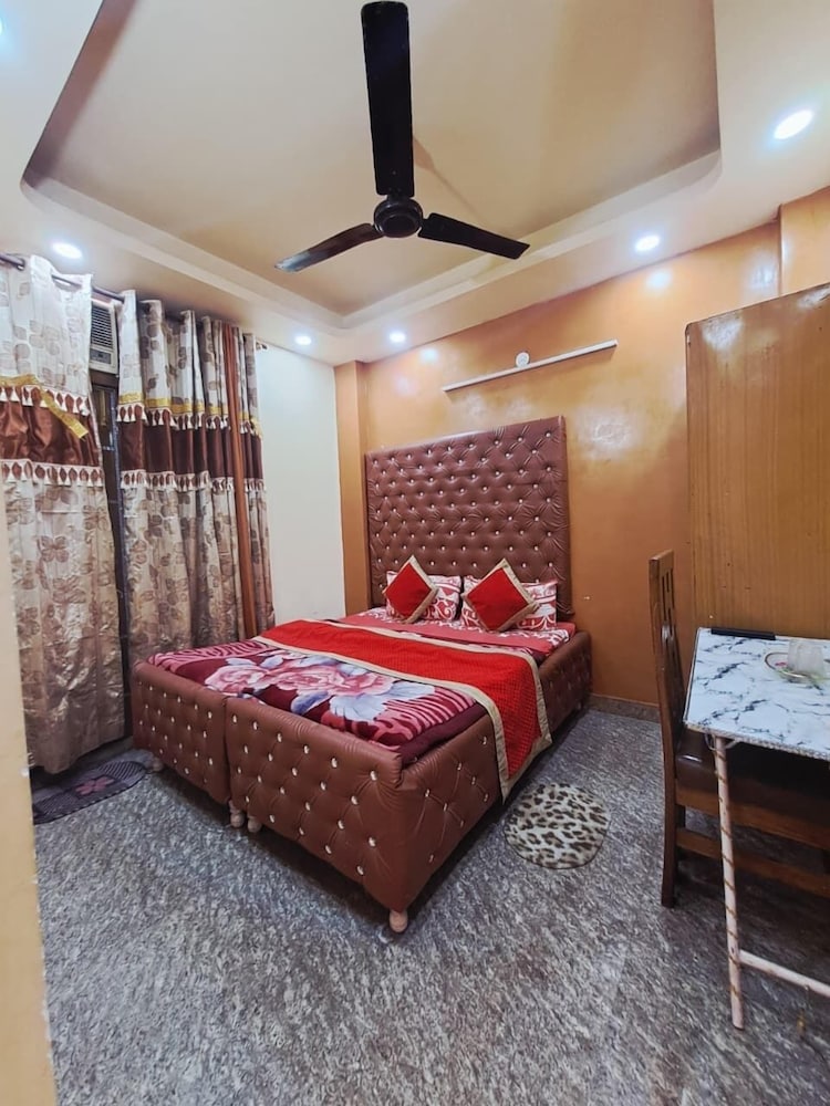 THE DEEP GANESHA INN
