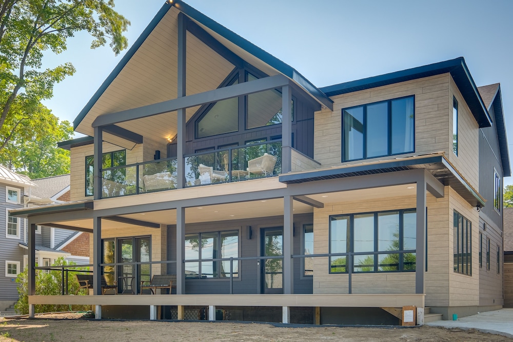 Spacious Michigan Home ~ 6 Mi to Boyne Mountain!