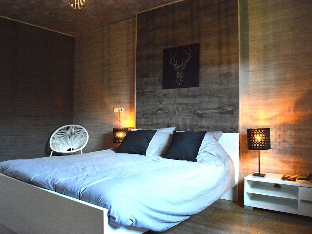 Chic Holiday Home With Garden view 4