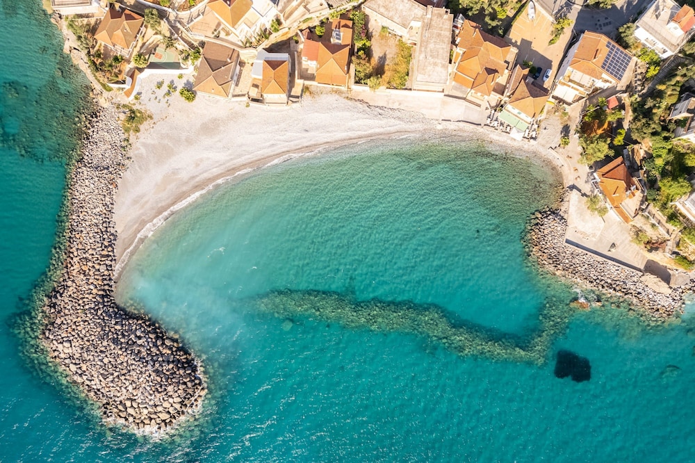 Avia Seaview Getaway - Konstantina s Hidden Haven